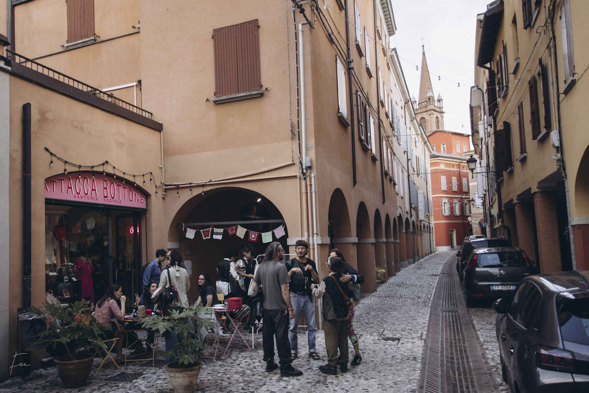 Boys don’t cry. Un laboratorio sugli stereotipi di genere di Maschile Plurale Modena e Provincia.
